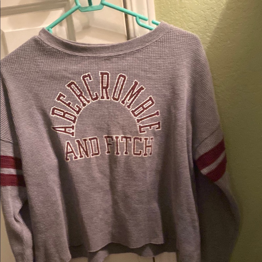Abercrombie & Fitch Gray Sweater